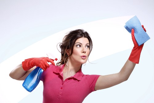 Deep upholstery cleaning for fabric and leather sofas in Elephantandcastle